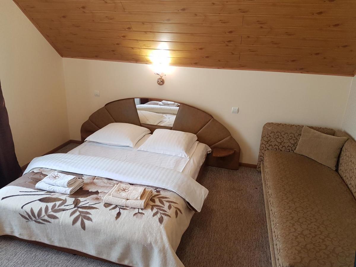 U Neli Solochin Exterior foto